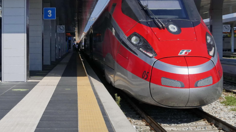 “Ordigno bellico vicino alla sede ferroviaria di Foggia: Interruzioni treni Foggia – San Severo domenica 2 giugno”